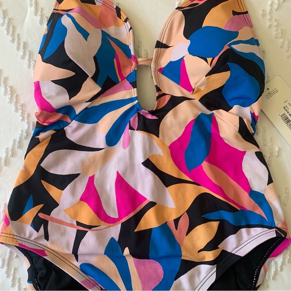 • NWT! [Sugar Beach] One Piece • - Picture 6 of 15